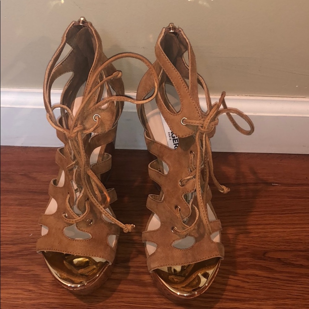 Karl lagerfeld never worn wedge lace up. SAMPLE
